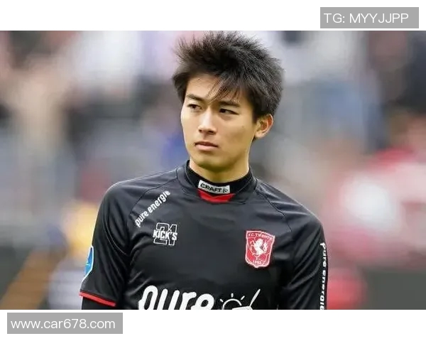 日本帅气足球球星的崛起与挑战：从青训到国际赛场的奋斗故事